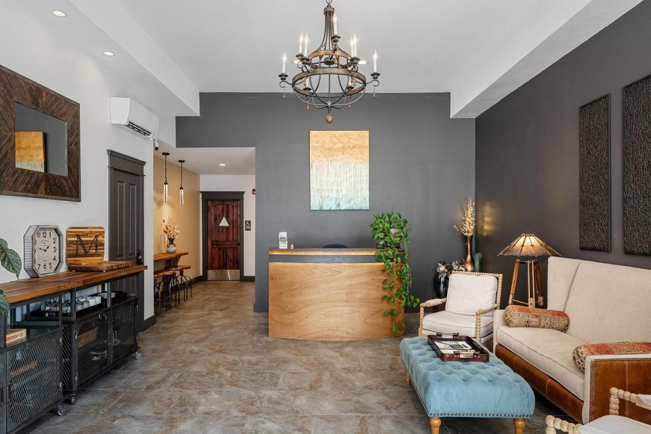 Mossbrae Hotel Дънсмюър Екстериор снимка
